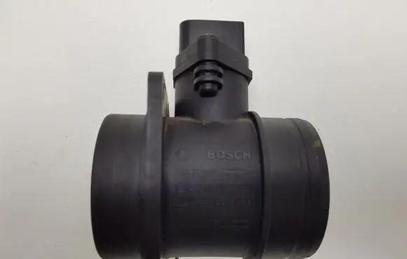 Volkswagen Touran I Mass air flow meter 0281002531 038906461B