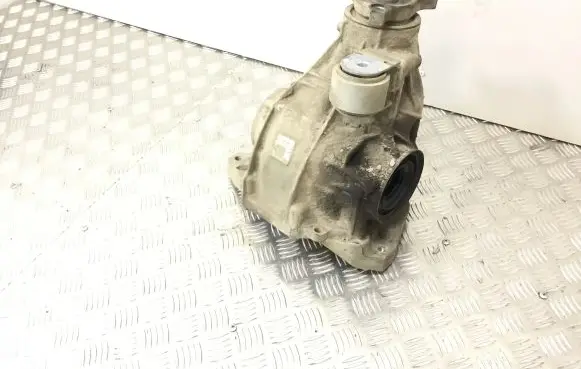 Mercedes-Benz E W238 Rear differential A2133510005 A2133510008