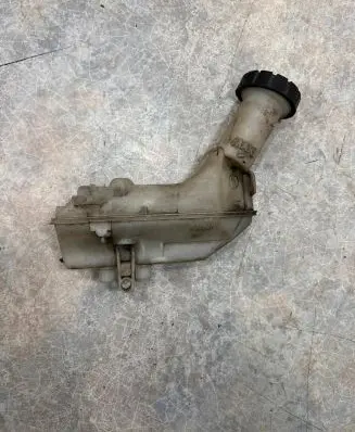Nissan Note (E11) Master brake cylinder 8200904083