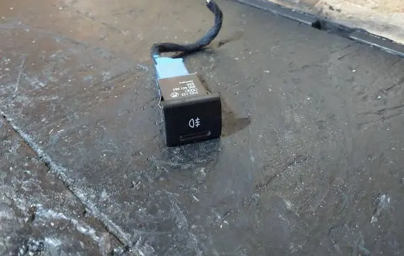 Fog light switch