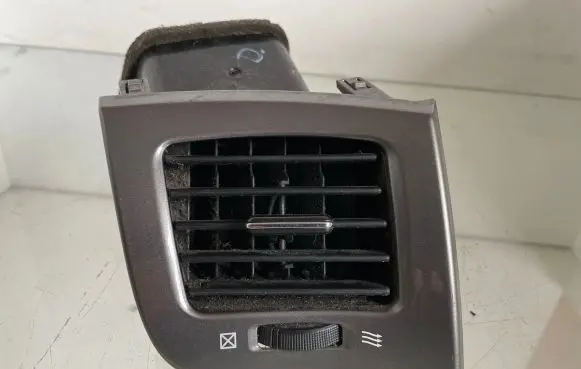 Toyota Avensis Verso Dashboard side air vent grill/cover trim 5566044080 5568744030 5566044050