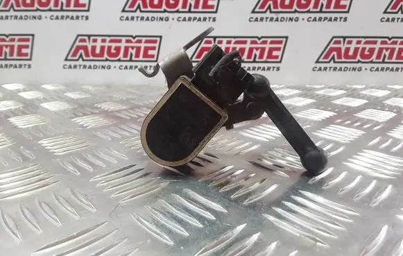 Headlight/headlamp level sensor