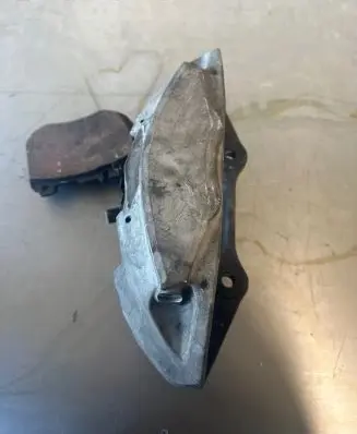 Mercedes-Benz C W205 Front brake caliper 20533