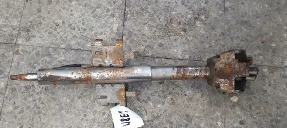 Mazda 323 F Steering wheel axle