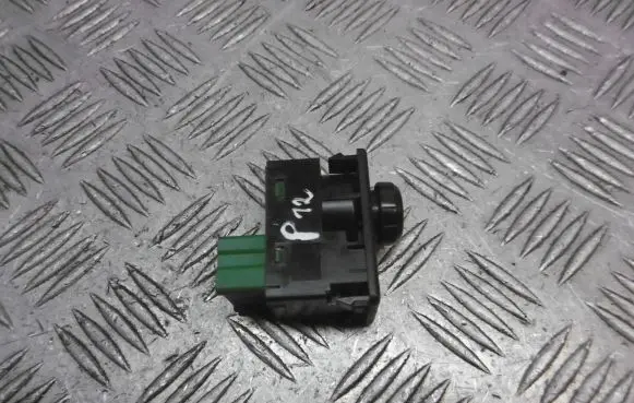 Nissan Primera Wing mirror switch