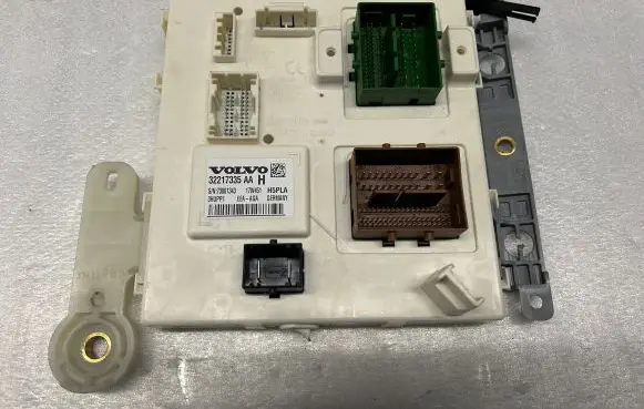 Volvo XC90 Central body control module 32217335