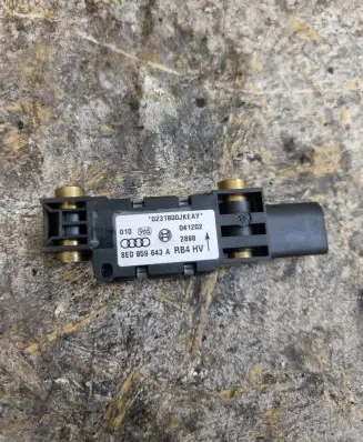Audi A6 S6 C5 4B Airbag deployment crash/impact sensor 8E0959643