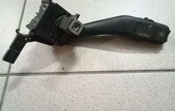 Skoda Octavia Mk2 (1Z) Wiper control stalk 1K0953519C