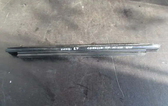 Toyota Corolla E210 E21 Rubber seal front coupe door 