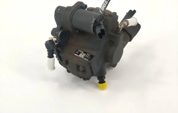 Volvo S40 Fuel injection high pressure pump 9685705080 A2C27100268