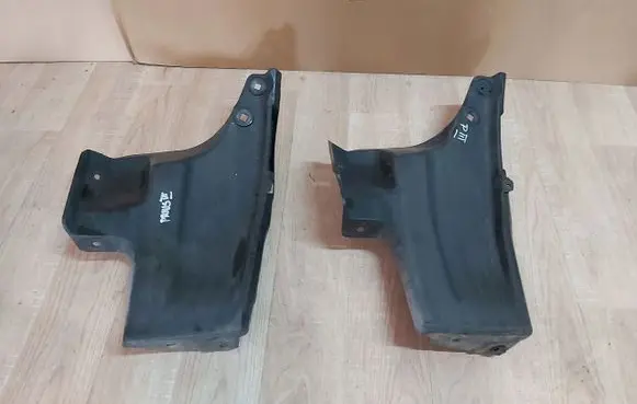 Toyota Prius (XW30) Front arch 52592-47021