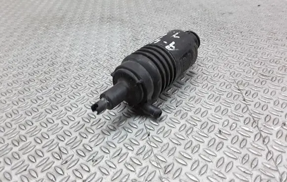 Audi A4 S4 B5 8D Windscreen/windshield washer pump 4A0955651