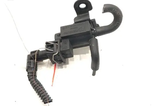 Opel Zafira A Fuel pressure regulator 90530039