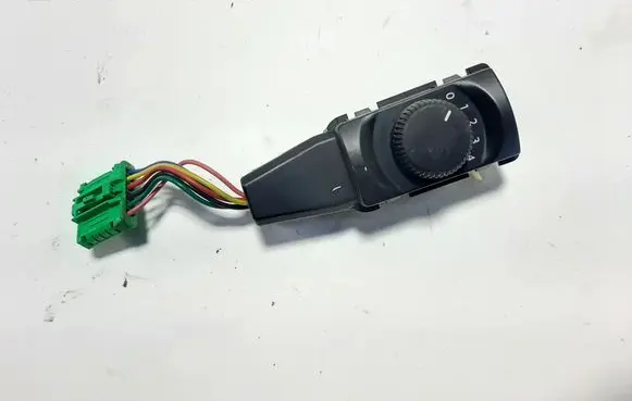 Peugeot 5008 Interior fan control switch 96846886XT