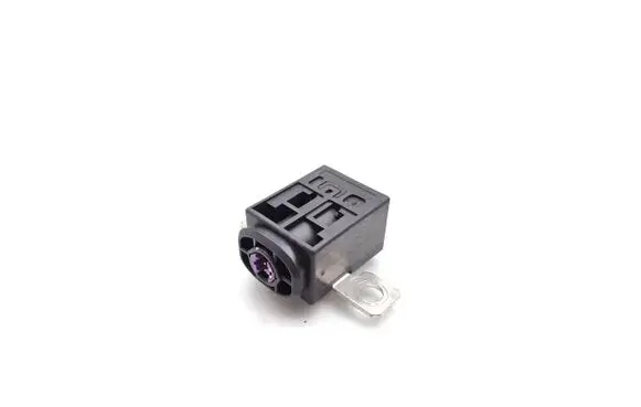 Volkswagen Touareg I Charging relay 4F0915519