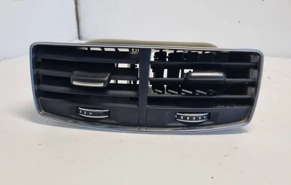 Audi A8 S8 D4 4H Rear air vent grill 4H0819203F 07999S04