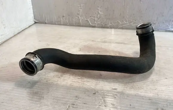 Mercedes-Benz E W211 Engine coolant pipe/hose A2115015482