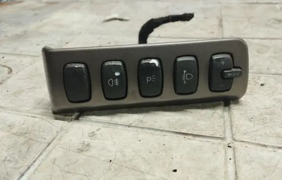 Fog light switch