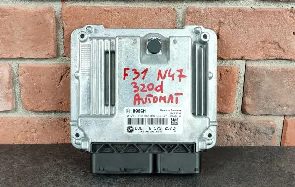 BMW 1 F20 F21 Engine control unit/module 8573257