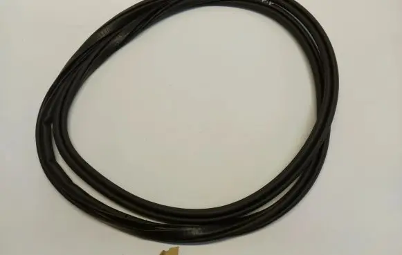 Volvo XC40 Front door rubber seal