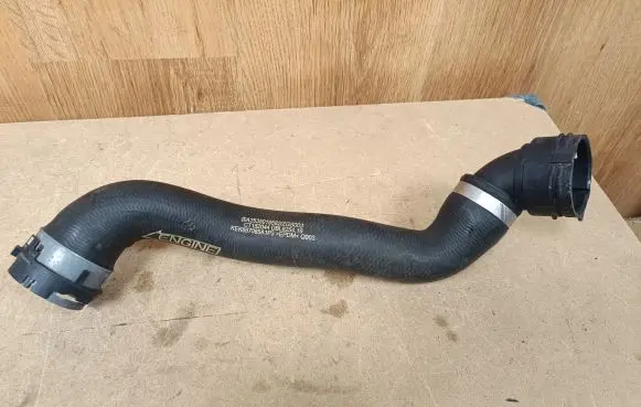Mercedes-Benz GLC X253 C253 Engine coolant pipe/hose A2535019582