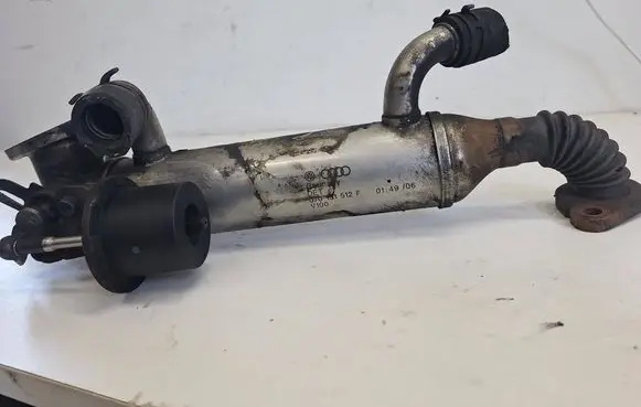 Volkswagen Transporter - Caravelle T5 EGR valve cooler 070131512