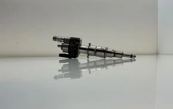 BMW 5 E60 E61 Fuel injector 7585261 758526109