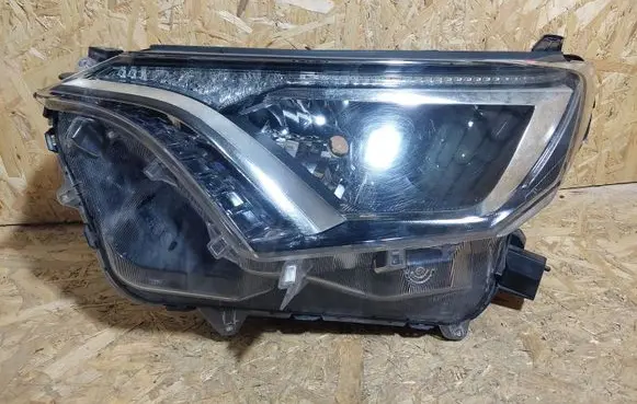 Toyota RAV 4 (XA40) Headlight/headlamp MI10253
