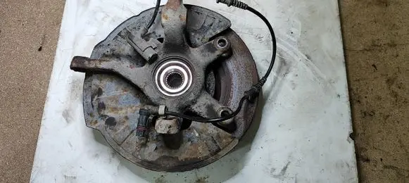 Mercedes-Benz A W168 Front wheel hub A1685400117