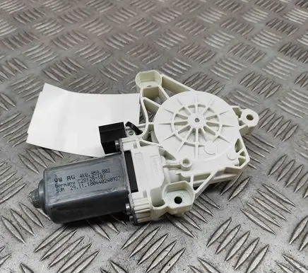 Audi A6 S6 C8 4K Front door window regulator motor C28128101 4K0959802
