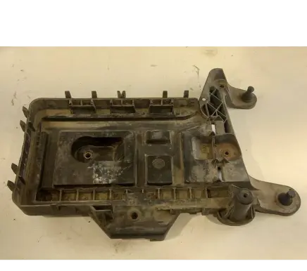 Volkswagen PASSAT B6 Battery box tray 1K0915333C