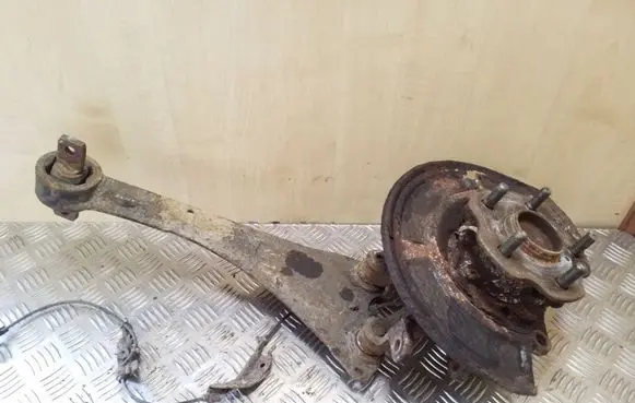 Toyota Avensis T270 Rear wheel hub