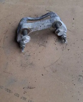 Volkswagen Transporter - Caravelle T4 Front Brake Caliper Pad/Carrier 