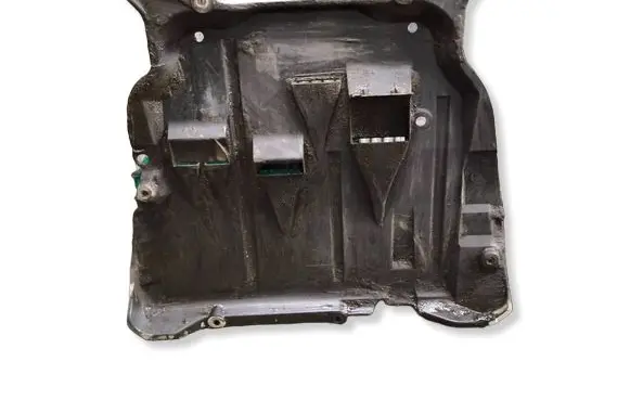 Volvo XC90 Engine splash shield/under tray 