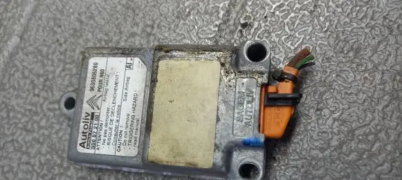 Citroen Xsara Picasso Airbag deployment crash/impact sensor