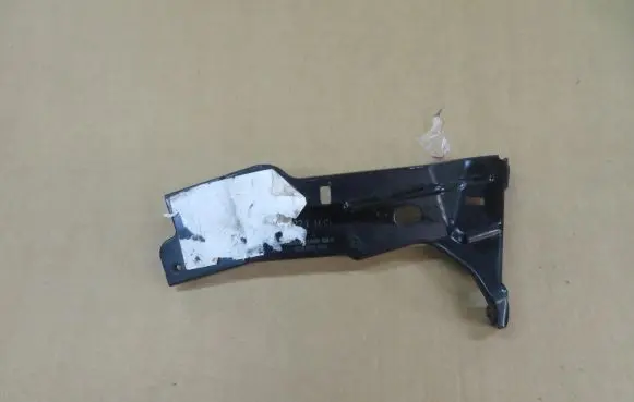 Audi A1 Fender mounting bracket 82A821135