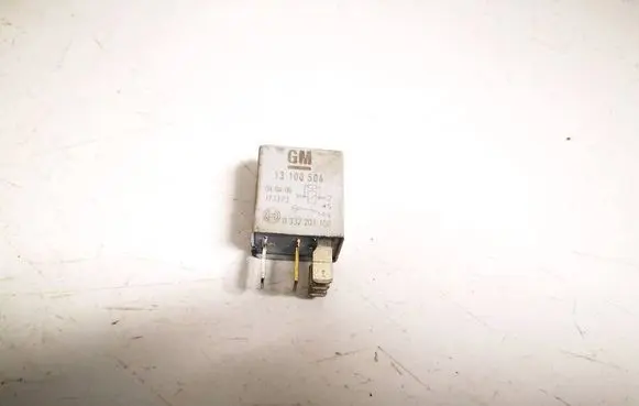 Opel Meriva A Other relay 13100504 0332201100