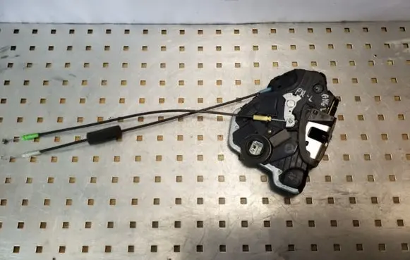 Suzuki Grand Vitara II Front door lock 5J0609