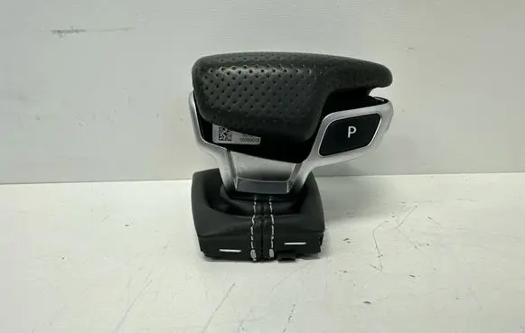 Audi Q7 4M Gear shifter surround trim plastic 4M2713139F 4M2713140G