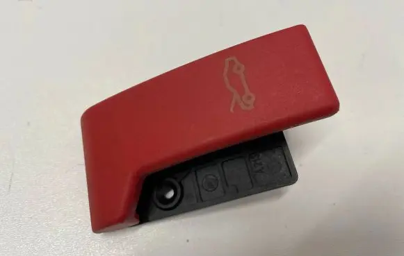 Mercedes-Benz CLS C257 Engine bonnet (hood) release handle A2138800402