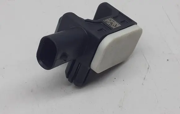Mercedes-Benz B W246 W242 Airbag deployment crash/impact sensor A1668210151