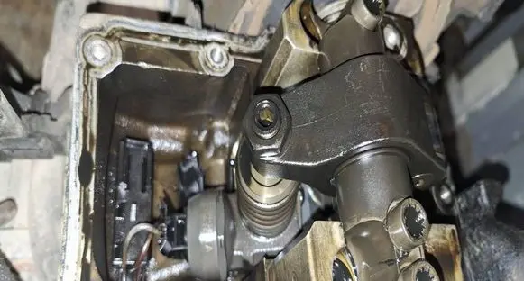 Skoda Octavia Mk2 (1Z) Fuel injector 