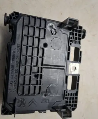 Peugeot 207 Fuse module 9664997780