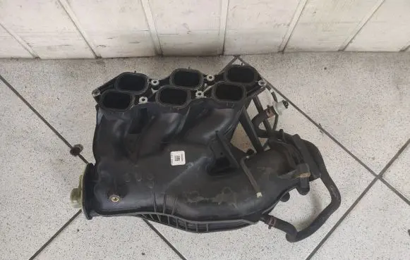 Toyota Sienna XL30 III Intake manifold T490205K1088