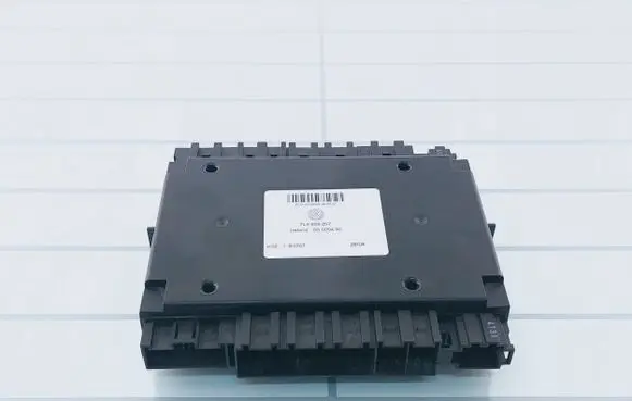 Volkswagen Touareg I Comfort/convenience module 7L6959257