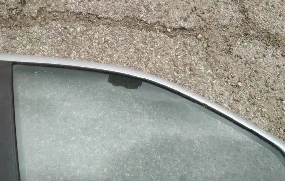 Citroen Xsara Front door window glass four-door as2