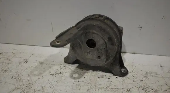 Opel Zafira B Engine mount bracket 24427298