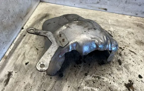 Exhaust heat shield