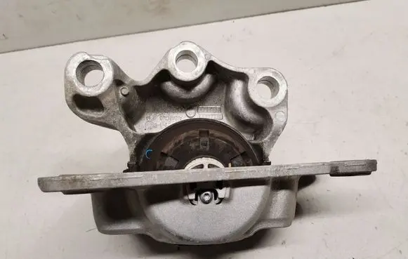 Volvo S90, V90 Engine mount bracket 32255204