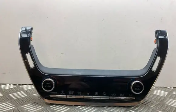 Toyota Corolla E210 E21 Climate control unit 5590002E10